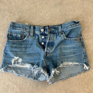 Levi’s 501 shorts, size 27